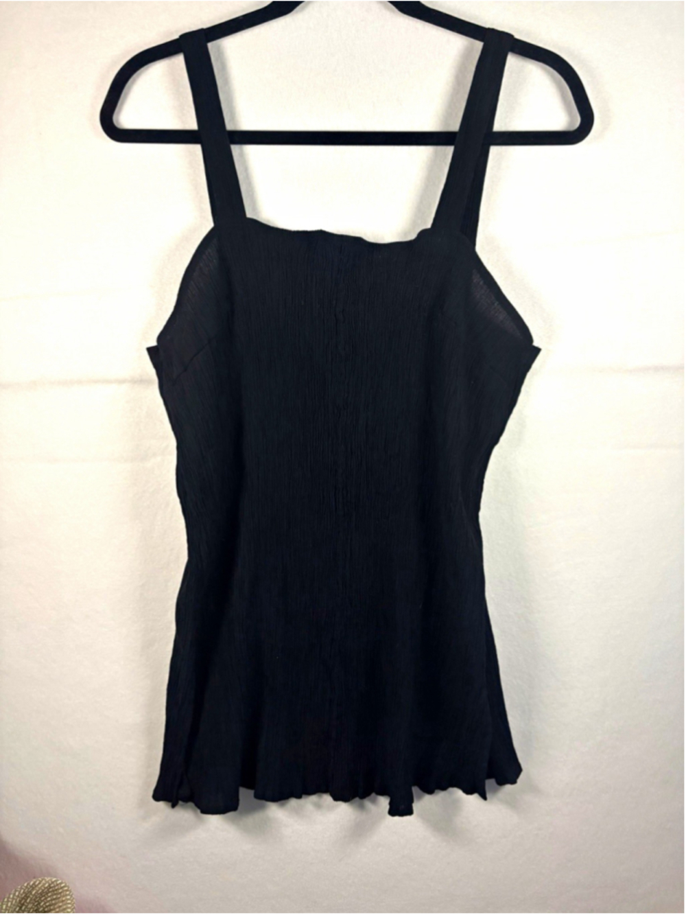 a.n.a Women's Black Crinkle Square Neck Spaghetti Strap Ruffle Tank Top XL